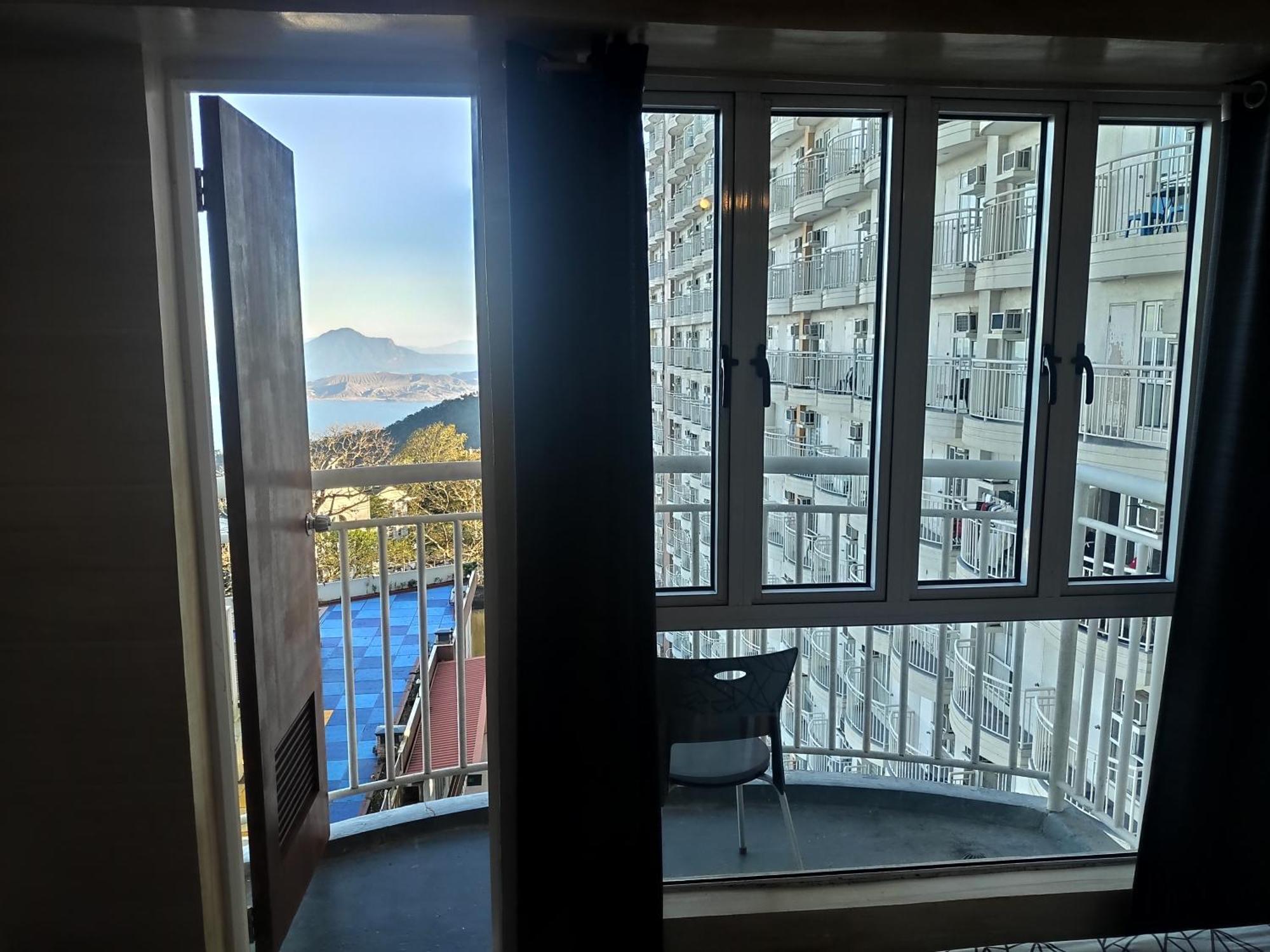 Tagaytay Staycation By Naya And Darla W Free Swimming Pool, Wifi & Netflix Тагайтай Экстерьер фото