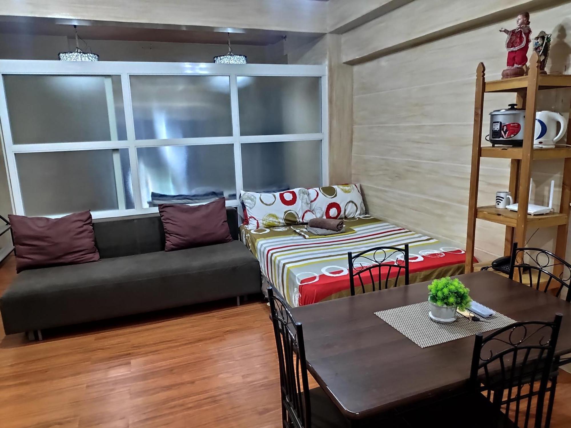 Tagaytay Staycation By Naya And Darla W Free Swimming Pool, Wifi & Netflix Тагайтай Экстерьер фото